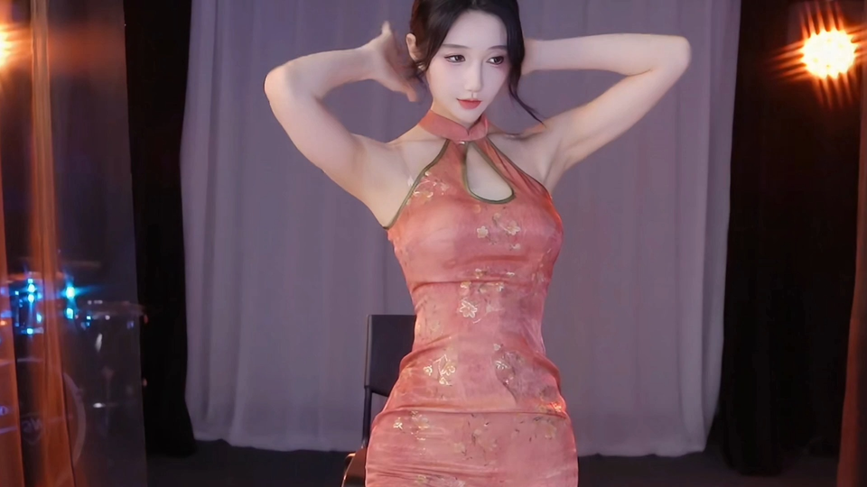 公司的员工味道中字强多人售楼小姐姐模块